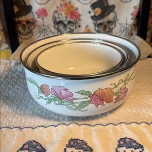 Vintage Floral Enamel Mixing Bowls - White and Pink